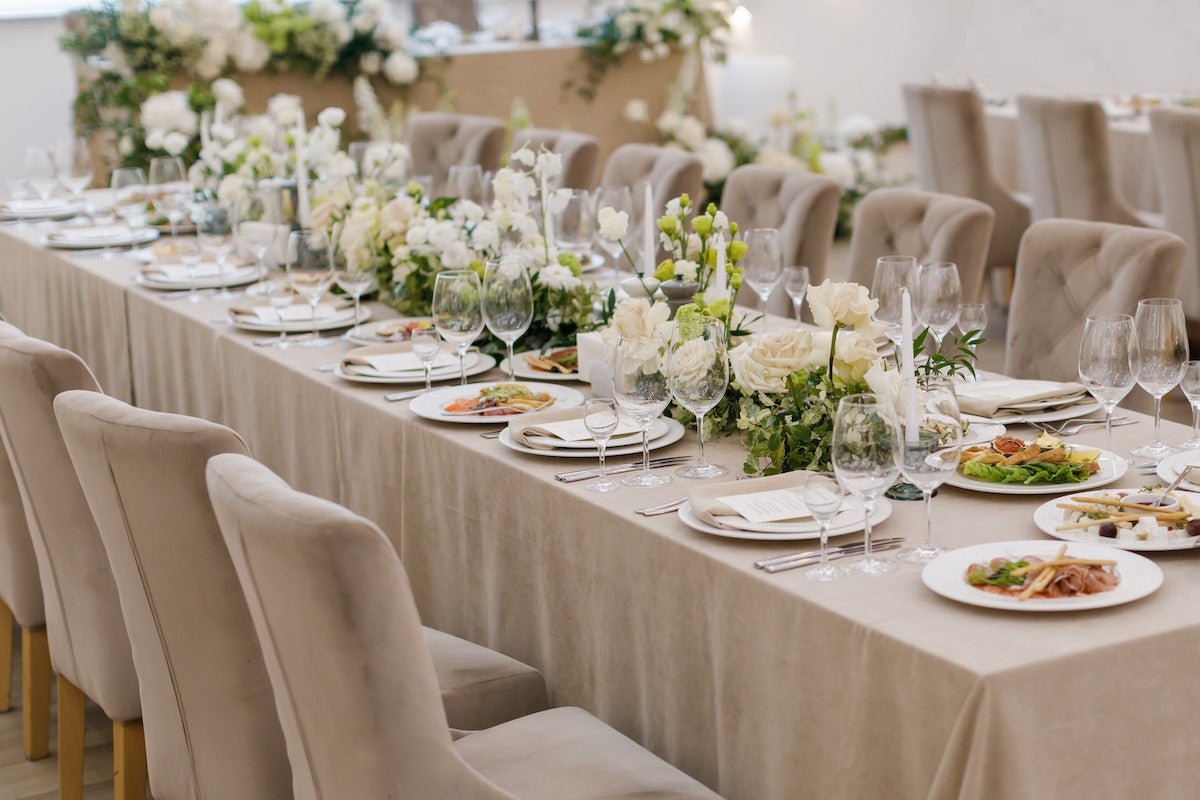 Top 10 Etiquette Tips All Wedding Guests Should Know - NOTIQ