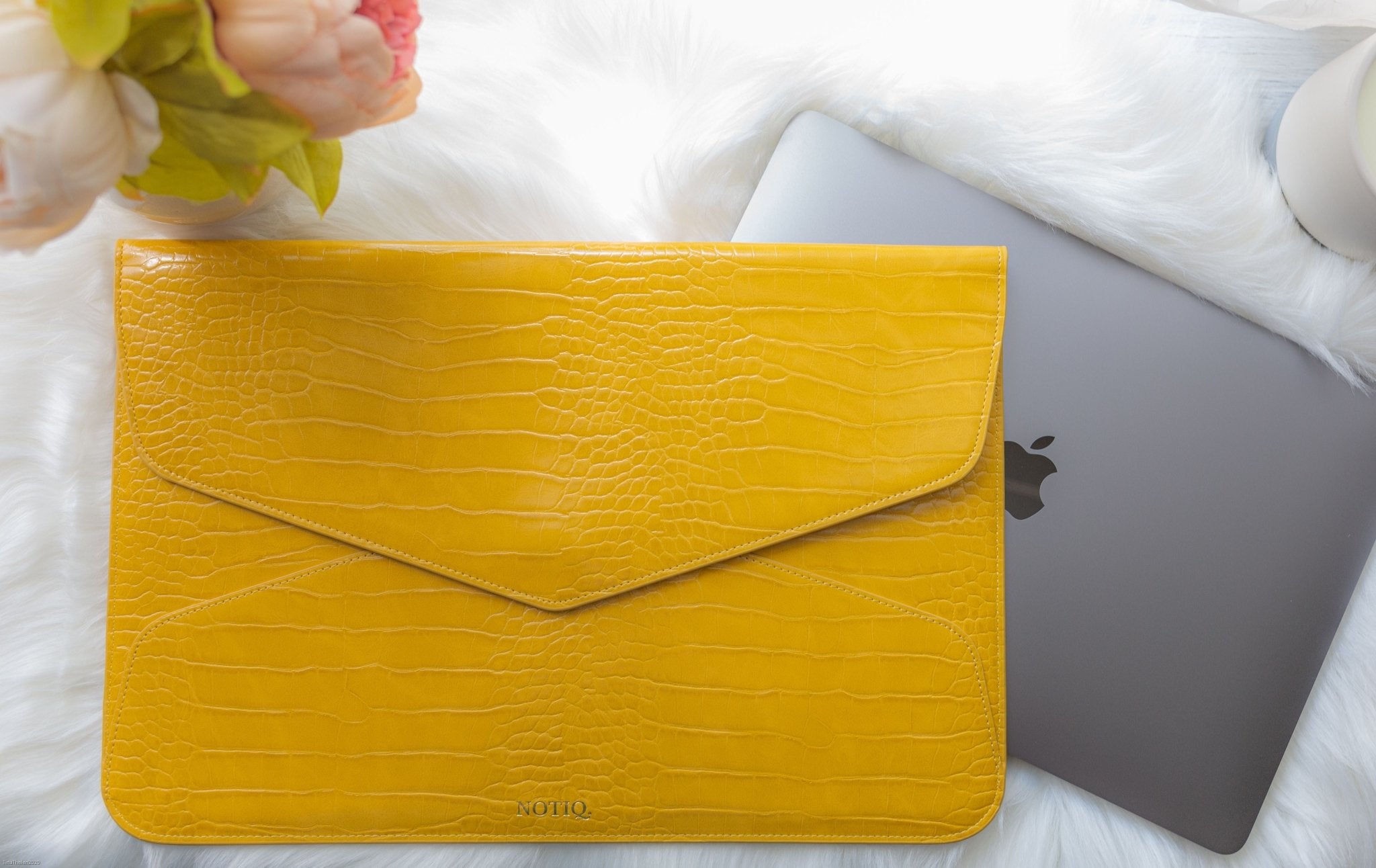 | Envelope Laptop Case | Tech Clutch | NOTIQ