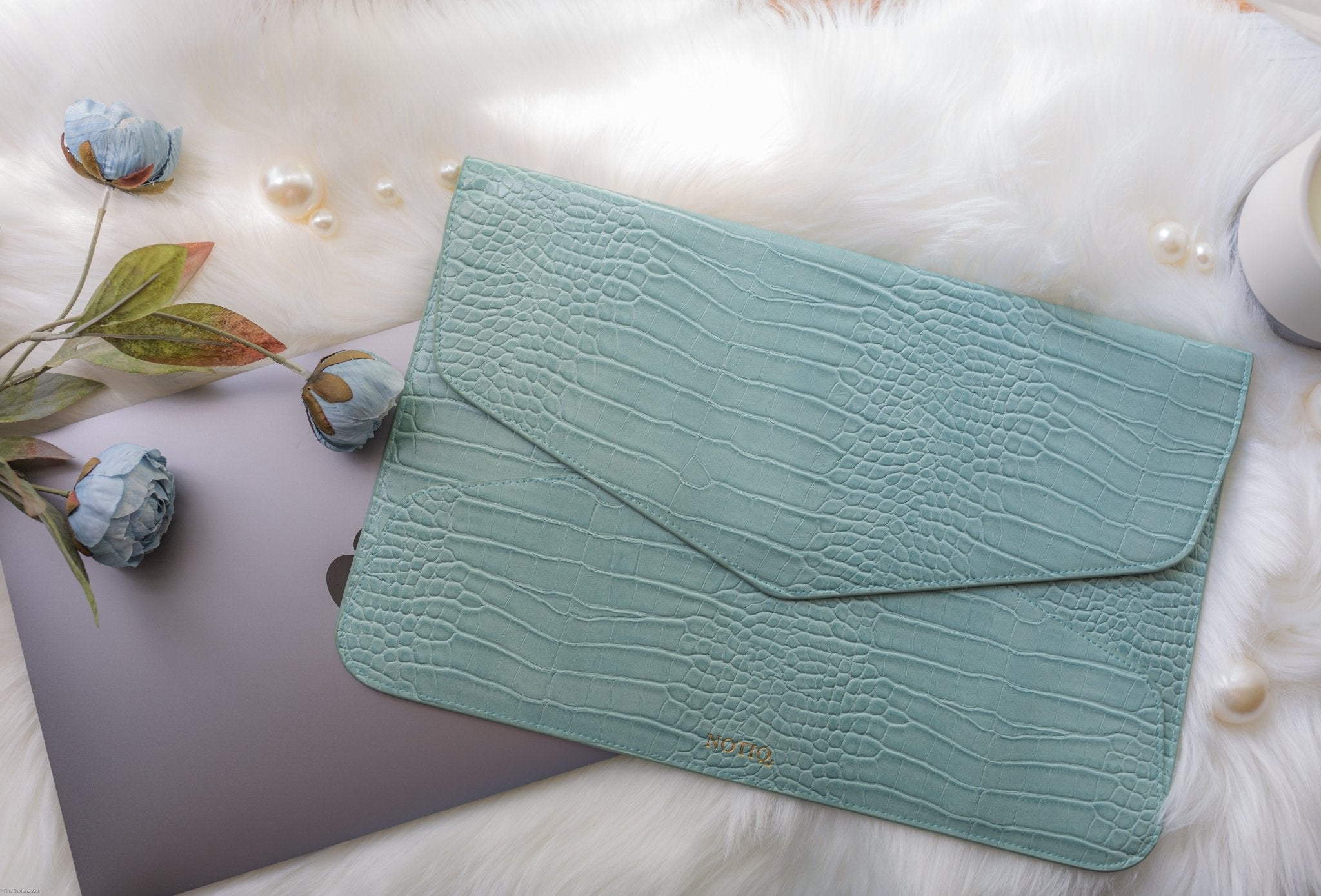 | Envelope Laptop Case | Tech Clutch | NOTIQ